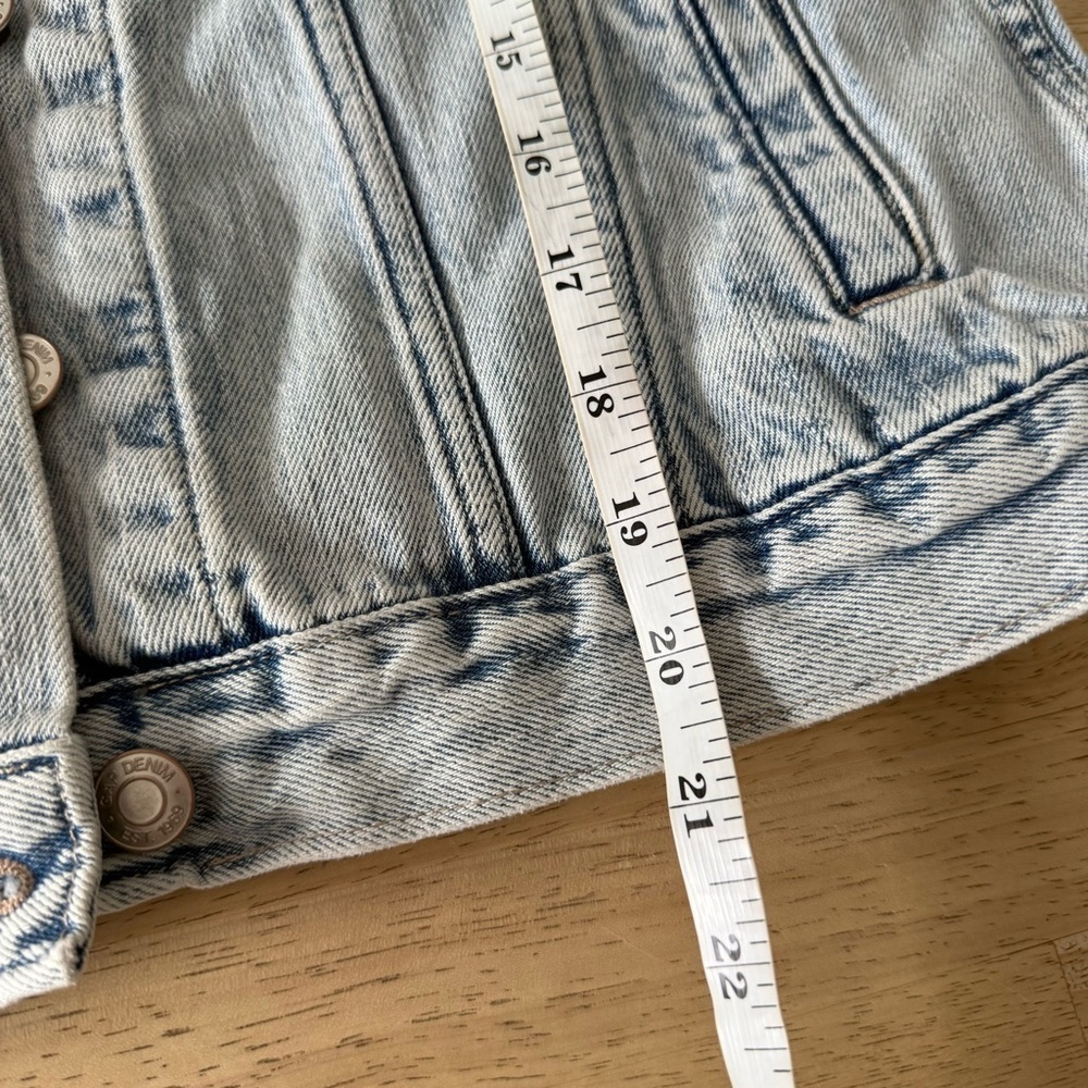 Gap Classic Denim Jacket Women’s Small Light Wash Everyday Layer - Picture 8 of 9